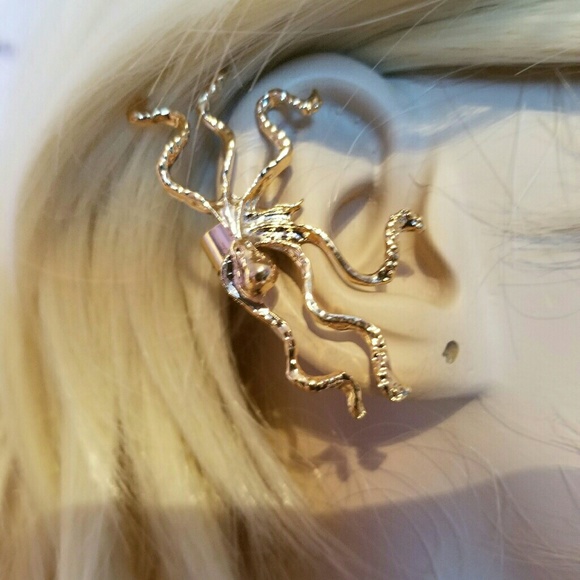 Metallic Baby Octopus Ear Cuff - Picture 4 of 4